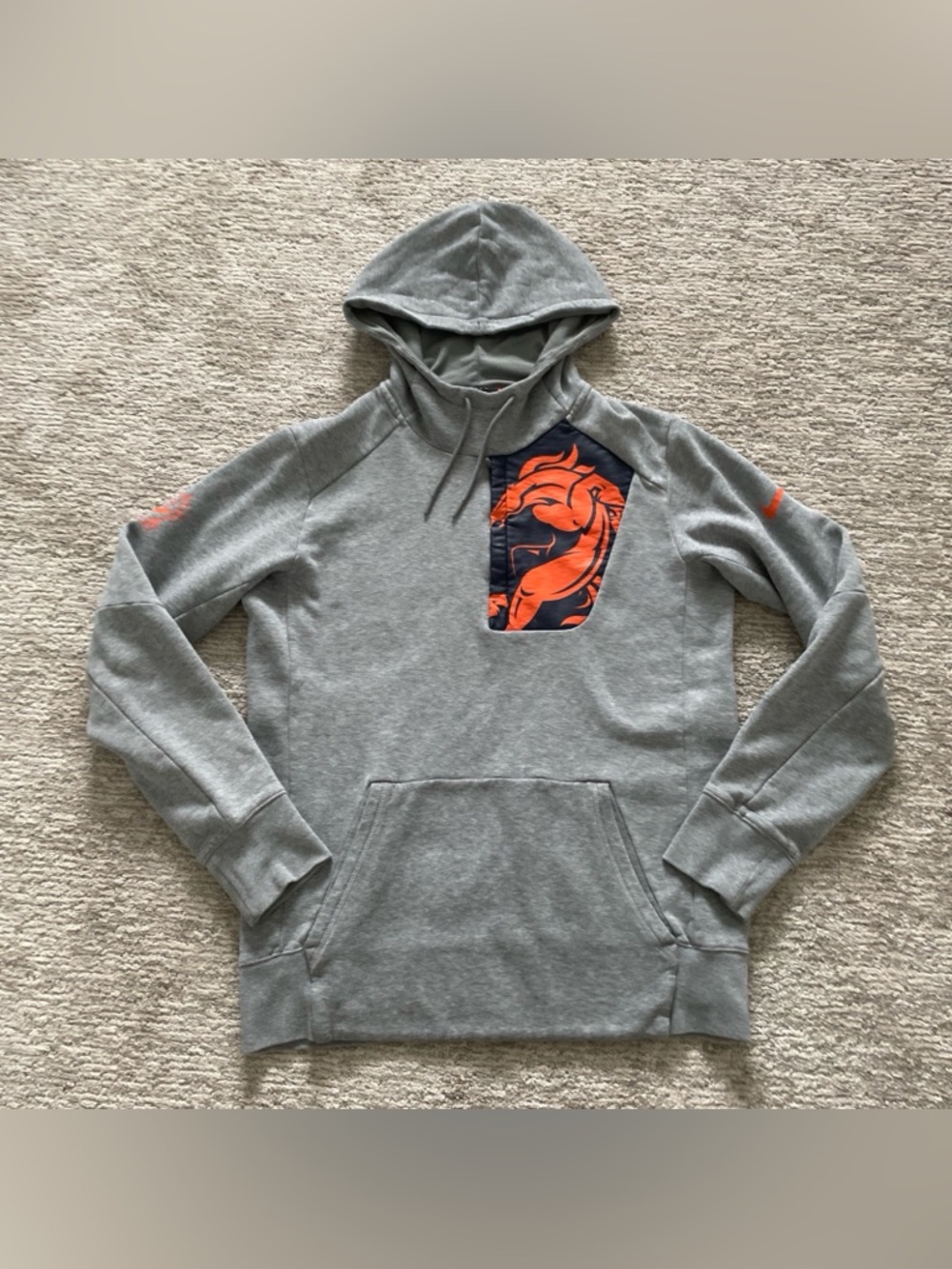 Nike Denver Broncos Pullover Hoodie Alternate Full Body Logo Men’s M Zip Pocket